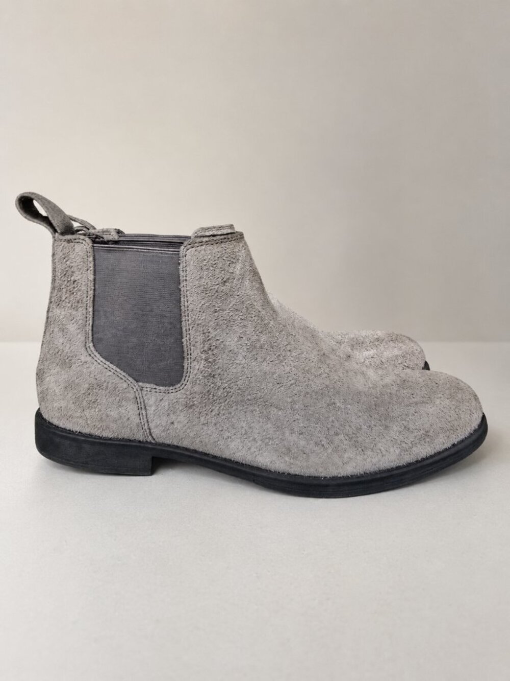Saks Fifth Avenue Calais Grey Suede Chelsea Boots Men's Size 8.5 M - Picture 1 of 13